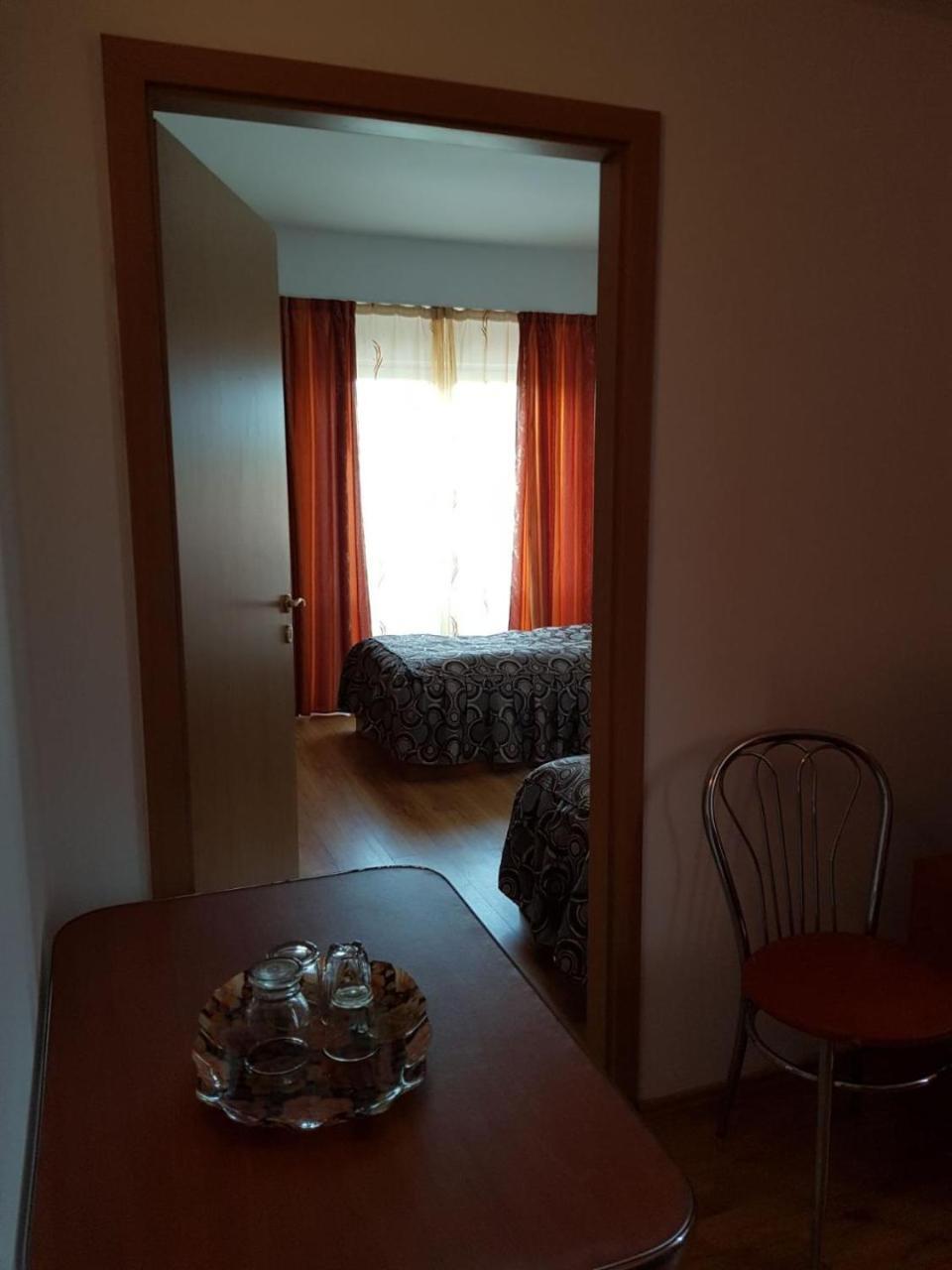 Hotel Floare De Colt Teius Екстер'єр фото